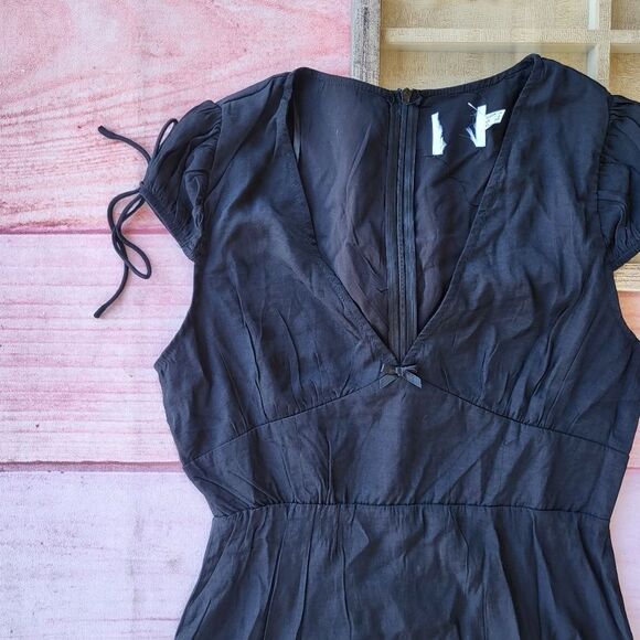 Princess Polly‎ Black Cap Sleeve V-Neck Cross My Heart Silky Mini Dress Size 6US - Picture 5 of 8
